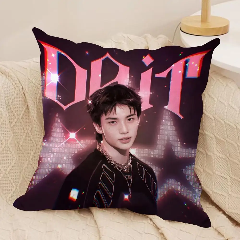 S195a9ba508c04e2dbcd39ced330be680K - Stray Kids AU Store