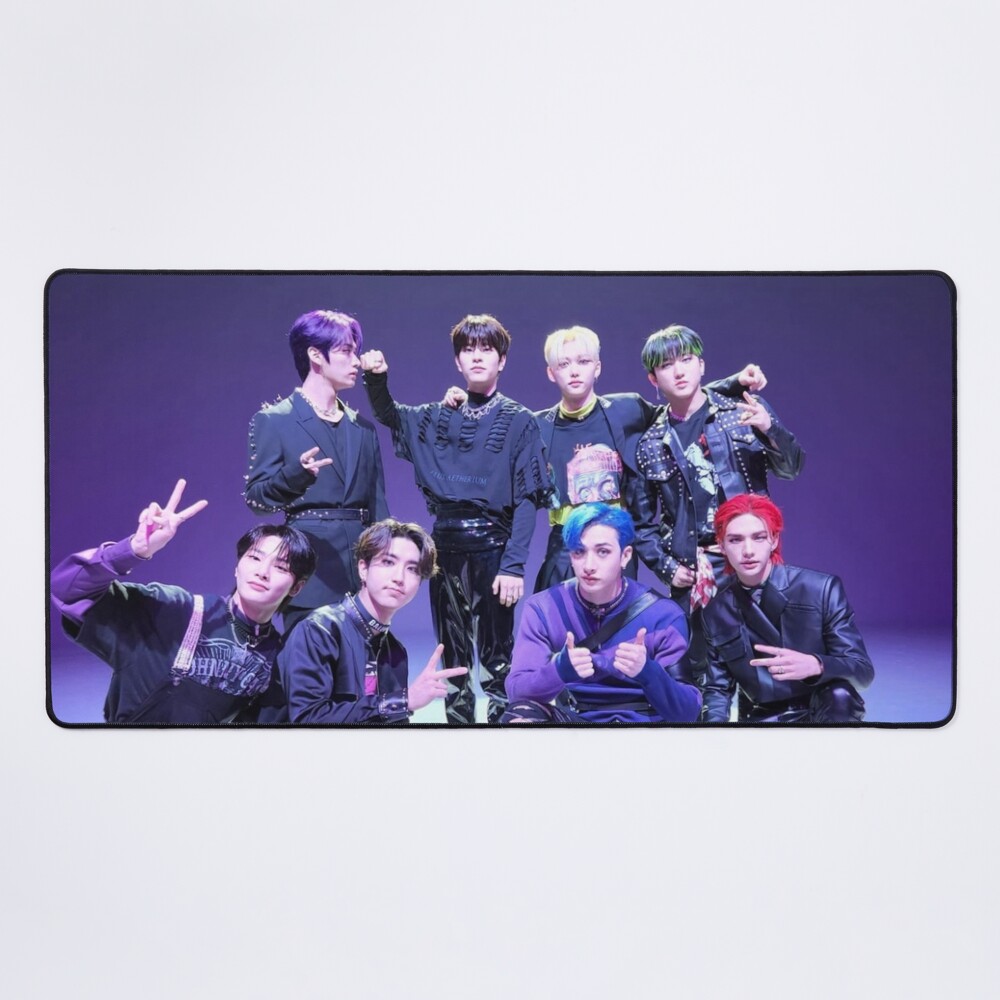 urdesk_mat_flatlaysquare1000x1000-14 urdesk mat flatlaysquare1000x1000 14 - Stray Kids AU Store